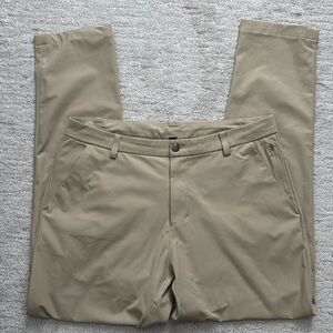 Lululemon Men’s straight leg pant size 34